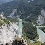 Jugendherberge Trin Hostel