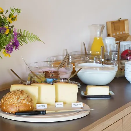 호스텔 Jugendherberge Trin *