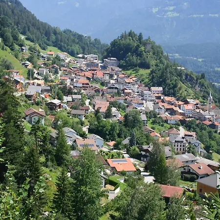 Jugendherberge Trin 호스텔 Trin