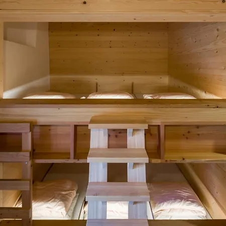 بيت شباب Jugendherberge Trin