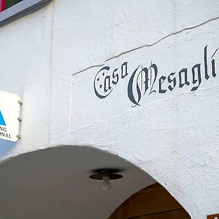 Jugendherberge Trin Hostel