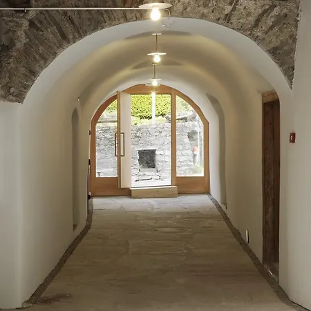 Jugendherberge Trin 호스텔 Trin