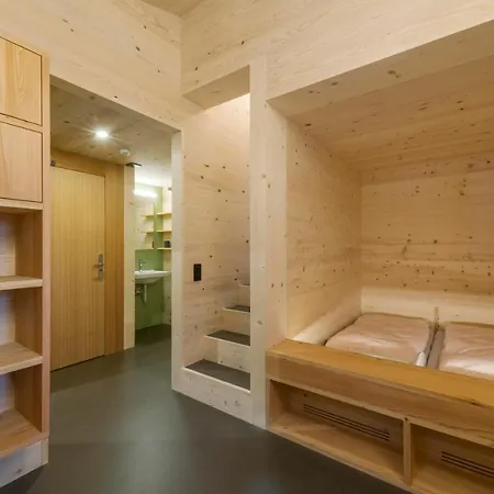 호스텔 Jugendherberge Trin *