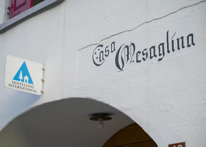 Jugendherberge Trin Hostel