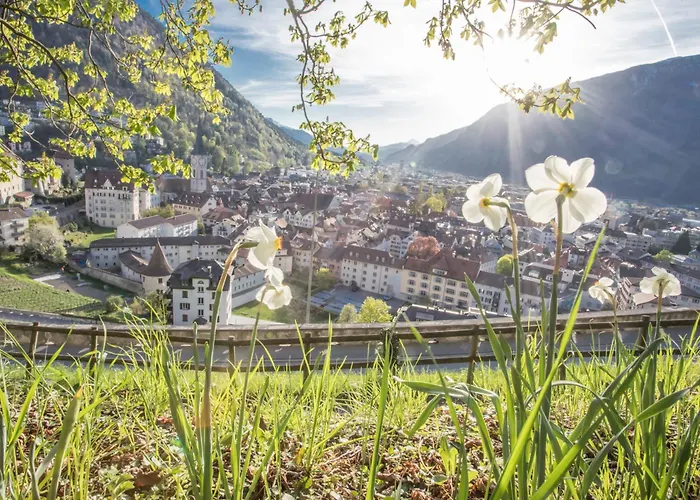 Jugendherberge Trin Hostal *