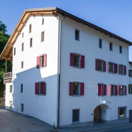 Jugendherberge Trin 旅馆 Trin